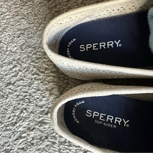 Sperry Perforated Slip On Shoes Size 9 - Picture 4 of 6